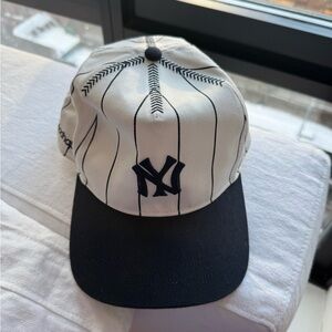 Madhappy Black and White Baseball Cap